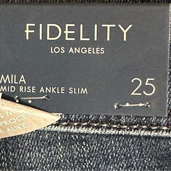 Fidelity Denim Mila Distressed Jeans Size 25 NWT - Picture 14 of 16